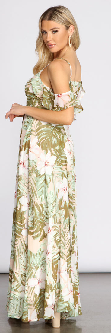 Chiffon Tropical Floral Maxi Dress is a trendy pick to create 2023 festival outfits, festival dresses, outfits for concerts or raves, and complete your best party outfits!