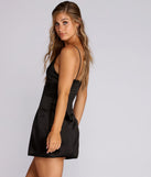 In Pocket Satin Cocktail Dress creates the perfect spring wedding guest dress or cocktail attire with stylish details in the latest trends for 2023!