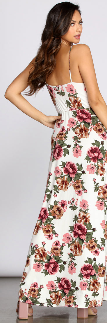 Fab In Floral Brushed Knit Maxi Dress creates the perfect spring wedding guest dress or cocktail attire with stylish details in the latest trends for 2023!