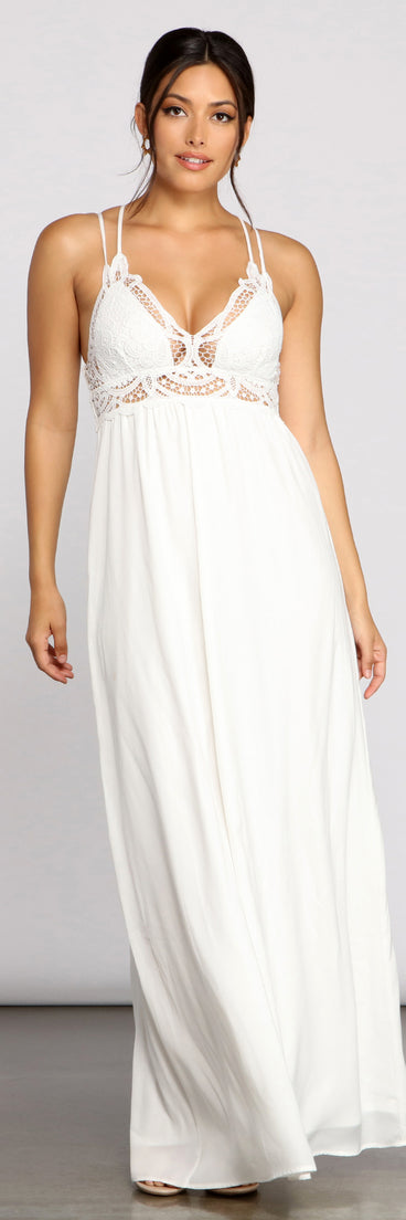 Effortless Flowy Woven Maxi Dress is a trendy pick to create 2023 festival outfits, festival dresses, outfits for concerts or raves, and complete your best party outfits!