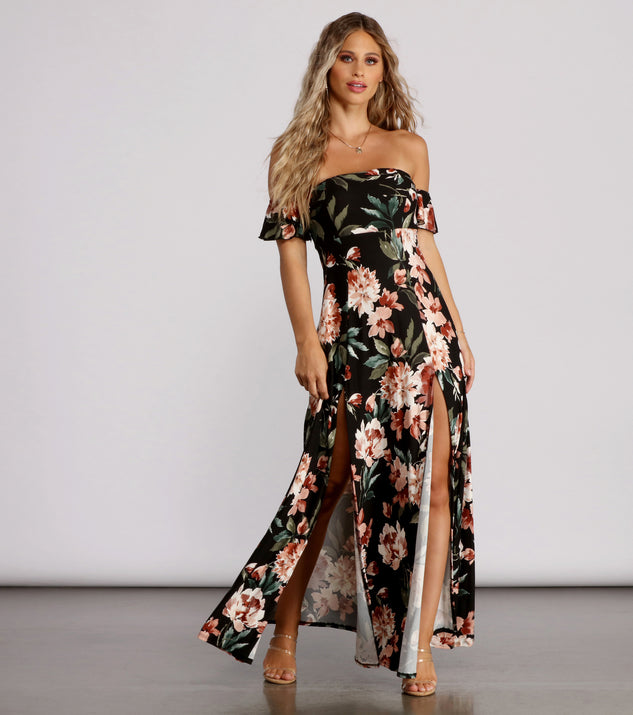 Stuck on Floral Maxi Dress creates the perfect spring wedding guest dress or cocktail attire with stylish details in the latest trends for 2023!