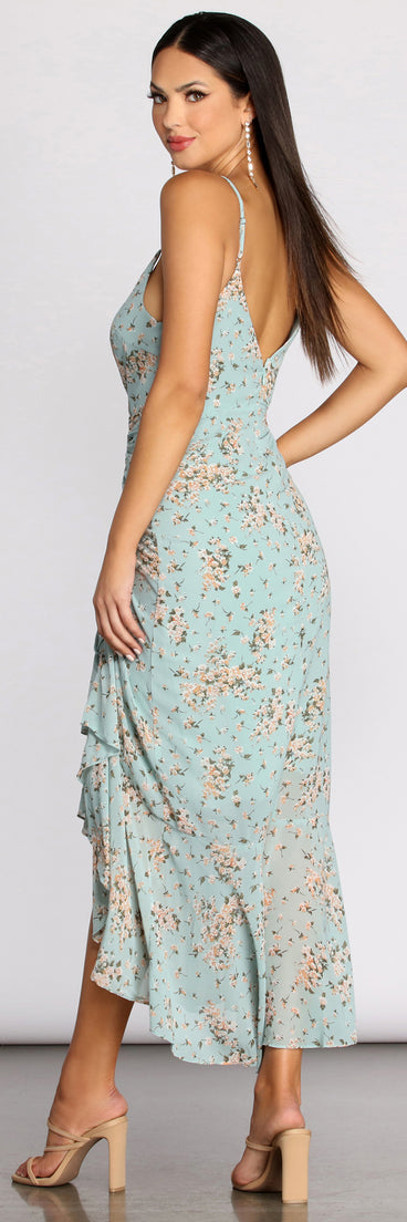 Dreamy Meadow Chiffon Ruffle Maxi Dress is a trendy pick to create 2023 festival outfits, festival dresses, outfits for concerts or raves, and complete your best party outfits!