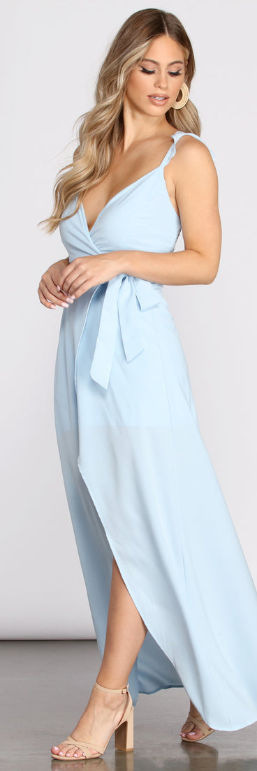 You will feel beautiful in the Sweet Love Chiffon Ruffle Strap Maxi Dress as your long dress for any semi-formal or formal holiday party, NYE dress outfit, or pick this stunning style as your gown for any seasonal celebration.