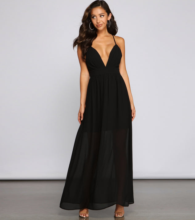 You will feel beautiful in the Effortless Beauty Chiffon Maxi Dress as your long dress for any semi-formal or formal holiday party, NYE dress outfit, or pick this stunning style as your gown for any seasonal celebration.