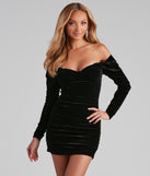 You’ll make a statement in Dusk To Dawn Velvet Sweetheart Mini Dress as an NYE club dress, a tight dress for holiday parties, sexy clubwear, or a sultry bodycon dress for that fitted silhouette.