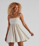 You will feel beautiful in the Twirl All Day Linen Skater Dress as your long dress for any semi-formal or formal holiday party, NYE dress outfit, or pick this stunning style as your gown for any seasonal celebration.