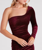 The My Good Side Glitter Velvet Dress is a unique party dress to help you create a look for work parties, birthdays, anniversaries, or your next 2023 celebration!