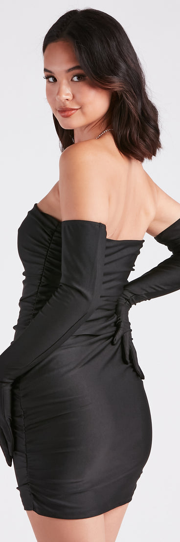 Arm Candy Strapless Mini Dress With Gloves creates the perfect summer wedding guest dress or cocktail party dresss with stylish details in the latest trends for 2023!