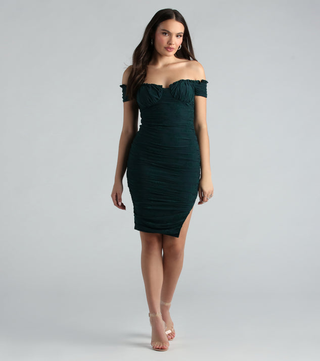 Sincerley Chic Floral Velvet Mesh Midi Dress creates spring wedding guest dress with stylish details, the perfect midi dress for graduation, or for a cocktail party look in the latest midi-length trends for 2024!
