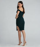 Sincerley Chic Floral Velvet Mesh Midi Dress creates spring wedding guest dress with stylish details, the perfect midi dress for graduation, or for a cocktail party look in the latest midi-length trends for 2024!