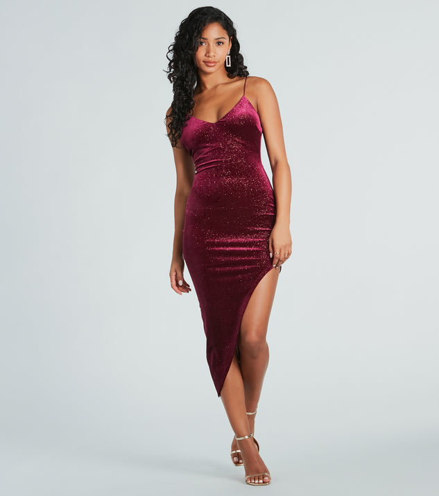 Glam Spark Glitter Velvet Midi Dress creates spring wedding guest dress with stylish details, the perfect midi dress for graduation, or for a cocktail party look in the latest midi-length trends for 2024!