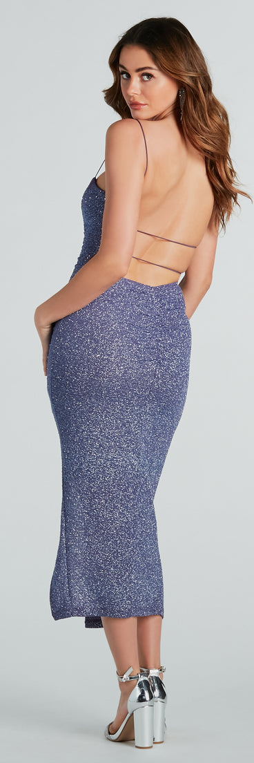 Iconic Glimmer Glitter Knit Midi Dress creates spring wedding guest dress with stylish details, the perfect midi dress for graduation, or for a cocktail party look in the latest midi-length trends for 2024!
