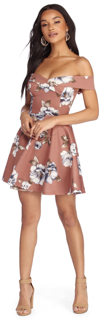 Pretty And Picturesque Skater Dress creates the perfect spring wedding guest dress or cocktail attire with stylish details in the latest trends for 2023!