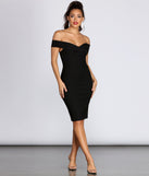 Everyone's Sweetheart Midi Dress is the perfect Homecoming look pick with on-trend details to make the 2023 HOCO dance your most memorable event yet!