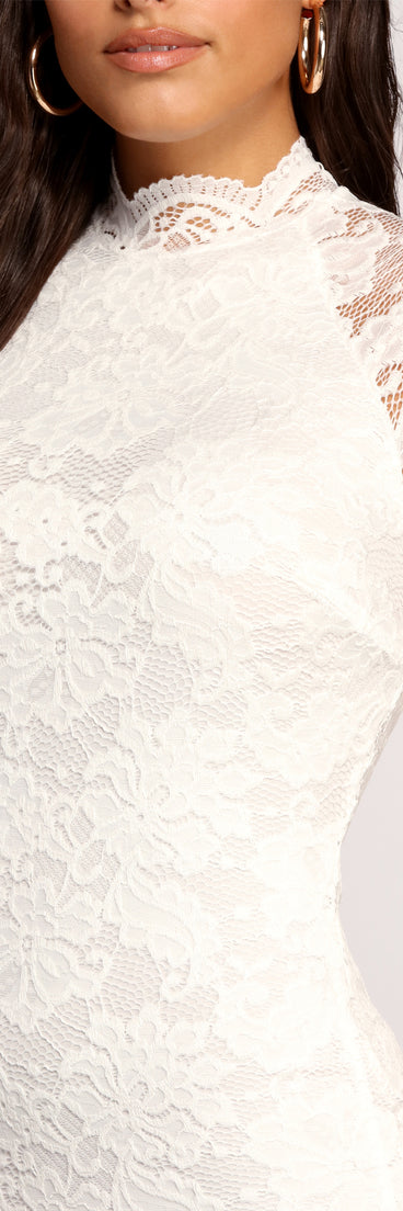 Pretty In Lace Mini Dress is the perfect Homecoming look pick with on-trend details to make the 2023 HOCO dance your most memorable event yet!