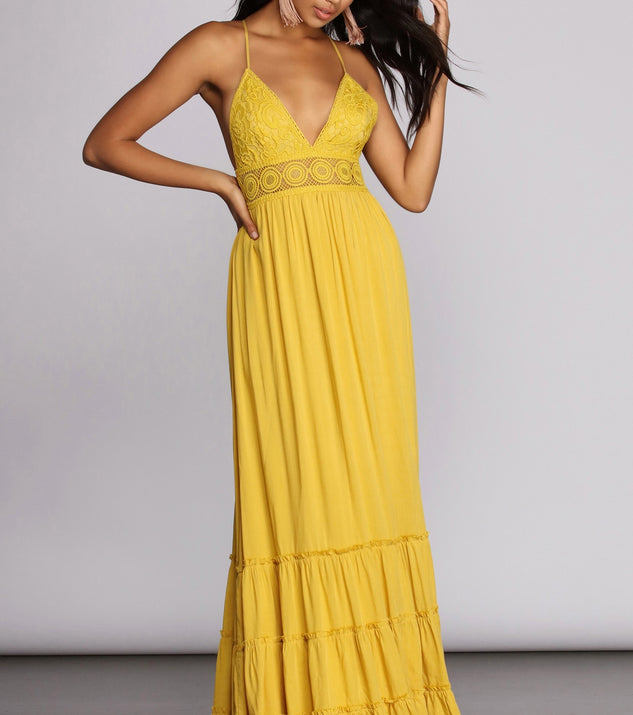 You will feel beautiful in the Spring Stunner Maxi Dress as your long dress for any semi-formal or formal holiday party, NYE dress outfit, or pick this stunning style as your gown for any seasonal celebration.