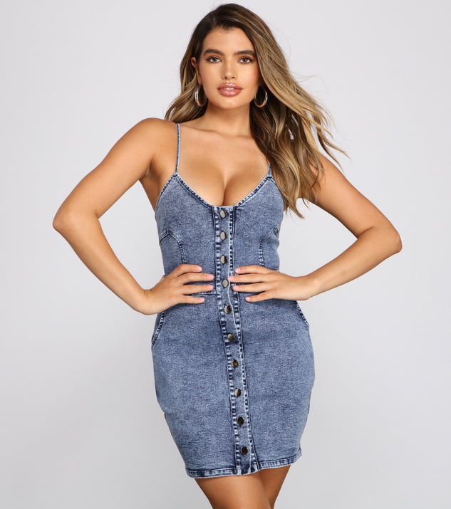 Denim Days Button Up Mini Dress is a trendy pick to create 2023 festival outfits, festival dresses, outfits for concerts or raves, and complete your best party outfits!