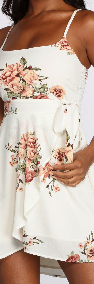 Flowy In Floral Tie Waist Mini Dress