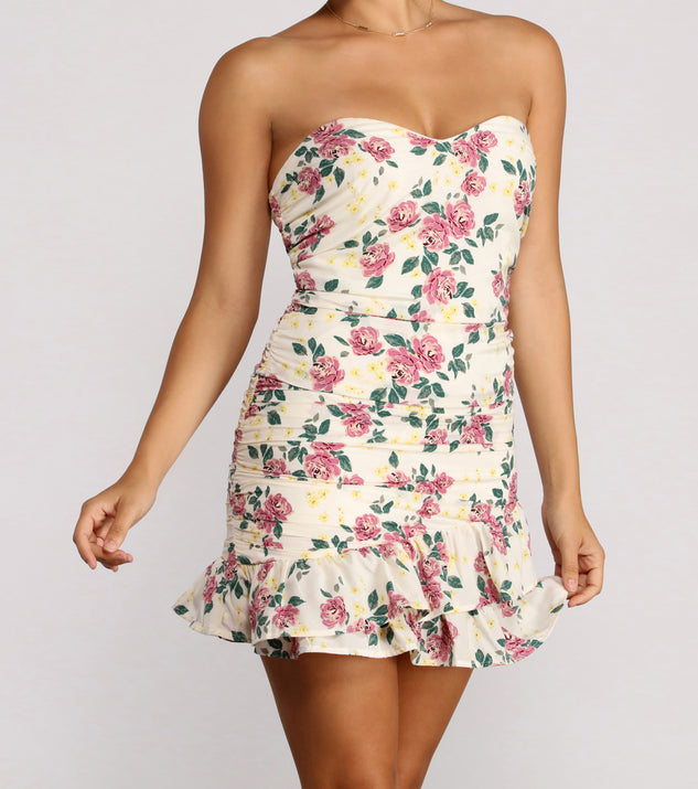 Floral Feels Ruffle Mini Dress is a trendy pick to create 2023 concert outfits, festival dresses, outfits for raves, or to complete your best party outfits or clubwear!