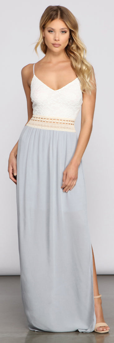 Effortlessly Stunning Crochet Waist Maxi Dress