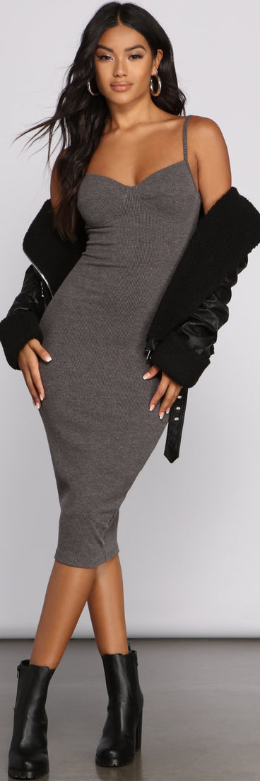 You’ll make a statement in Stylish Sweetheart Ribbed Knit Midi Dress as an NYE club dress, a tight dress for holiday parties, sexy clubwear, or a sultry bodycon dress for that fitted silhouette.