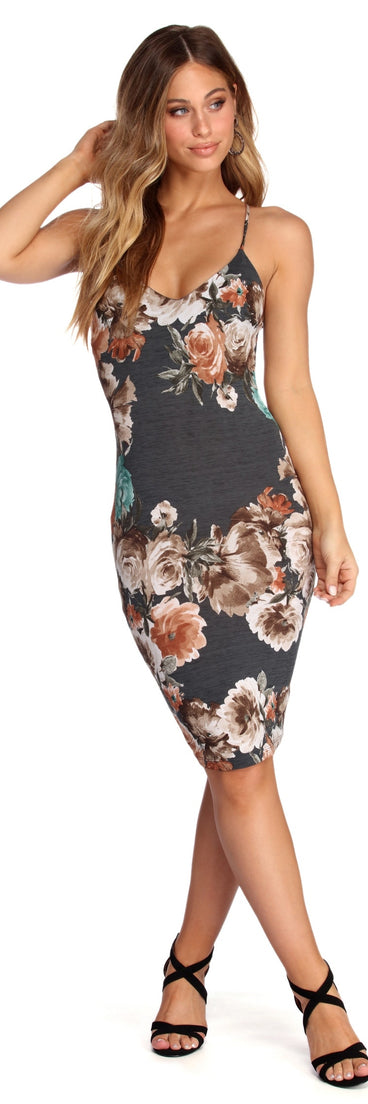 Floral Fusion Midi Dress creates the perfect spring wedding guest dress or cocktail attire with stylish details in the latest trends for 2023!
