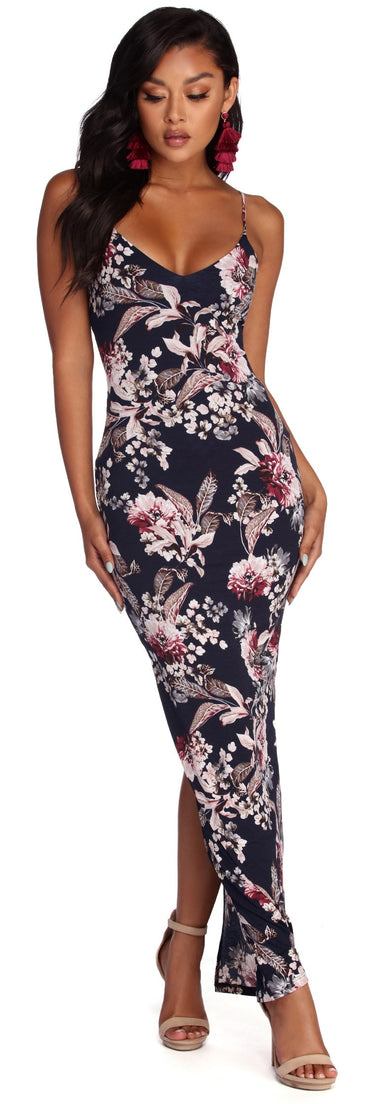 Twist In Florals Maxi Dress creates the perfect spring wedding guest dress or cocktail attire with stylish details in the latest trends for 2023!