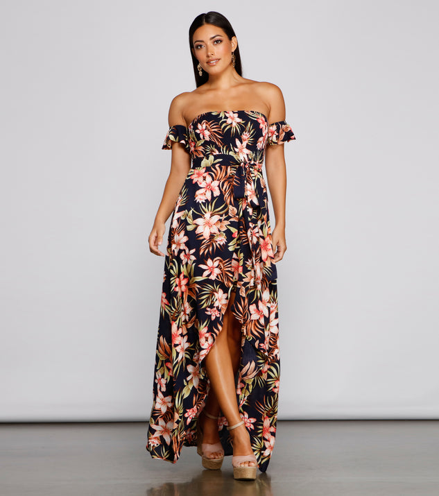 You will feel beautiful in the Tropical Sunsets Maxi Dress as your long dress for any semi-formal or formal holiday party, NYE dress outfit, or pick this stunning style as your gown for any seasonal celebration.