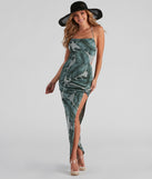 You will feel beautiful in the Natural Beauty Tropical Maxi Dress as your long dress for any semi-formal or formal holiday party, NYE dress outfit, or pick this stunning style as your gown for any seasonal celebration.