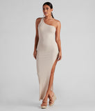 You will feel beautiful in the Weekend Plans Ribbed Knit Maxi Dress as your long dress for any semi-formal or formal holiday party, NYE dress outfit, or pick this stunning style as your gown for any seasonal celebration.