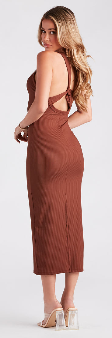 Flirt With Confidence Strappy Back Midi Dress creates spring wedding guest dress with stylish details, the perfect midi dress for graduation, or for a cocktail party look in the latest midi-length trends for 2024!