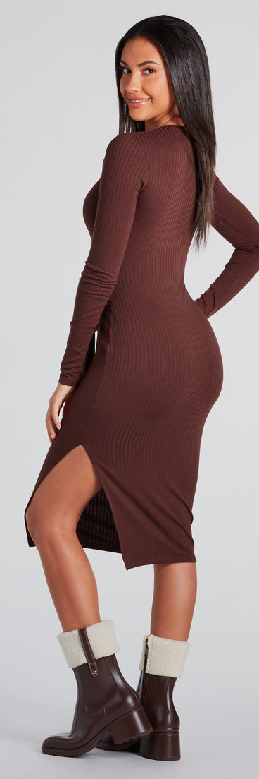 Stylish Staple Tie-Front Midi Dress creates spring wedding guest dress with stylish details, the perfect midi dress for graduation, or for a cocktail party look in the latest midi-length trends for 2024!