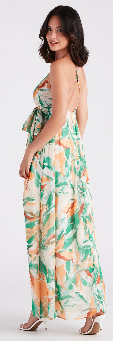 Wanna Getaway Chiffon Geometric Print Maxi Dress creates the perfect summer wedding guest dress or cocktail party dresss with stylish details in the latest trends for 2023!
