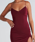 Catch Up Crepe Slip Midi Dress creates spring wedding guest dress with stylish details, the perfect midi dress for graduation, or for a cocktail party look in the latest midi-length trends for 2024!