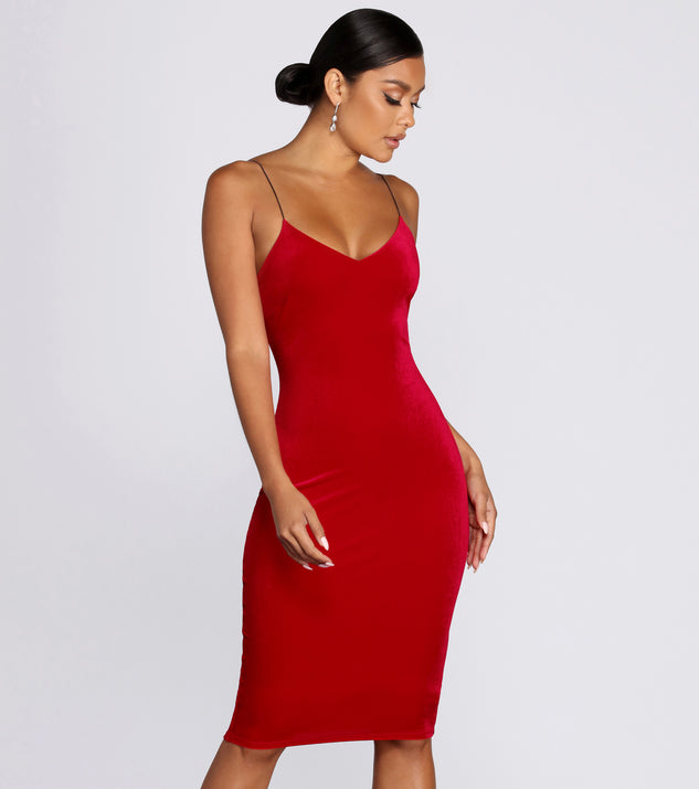 Babe's A Bombshell Velvet Midi Dress creates the perfect New Year’s Eve Outfit or new years dress with stylish details in the latest trends to ring in 2023!