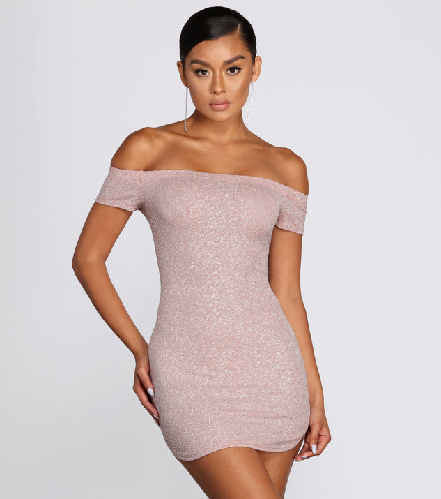 Round And Round Glitter Dress is a trendy pick to create 2023 festival outfits, festival dresses, outfits for concerts or raves, and complete your best party outfits!