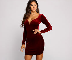 You’ll make a statement in Velvet Vixen Long Sleeve Mini Dress as an NYE club dress, a tight dress for holiday parties, sexy clubwear, or a sultry bodycon dress for that fitted silhouette.