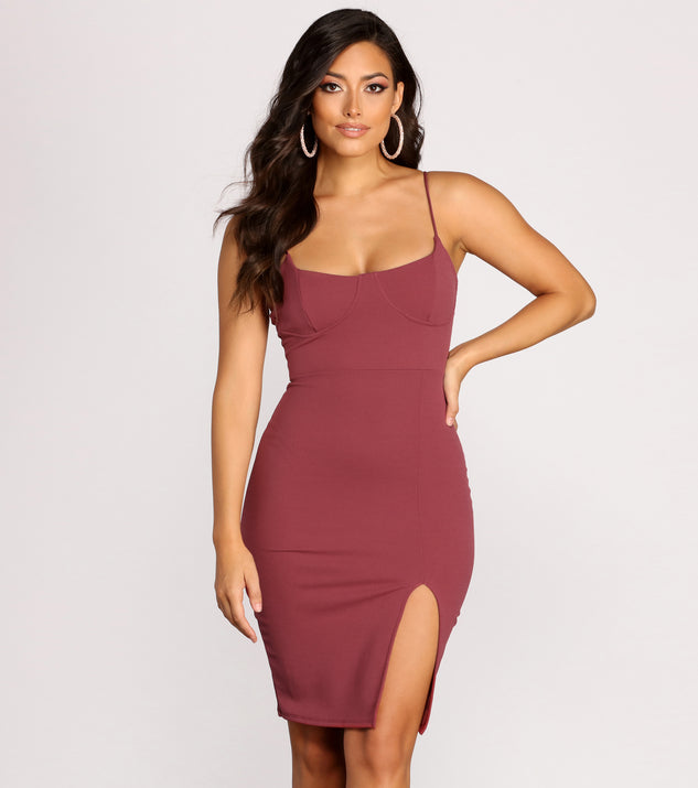 You’ll make a statement in Get A Move On Crepe Midi Dress as an NYE club dress, a tight dress for holiday parties, sexy clubwear, or a sultry bodycon dress for that fitted silhouette.