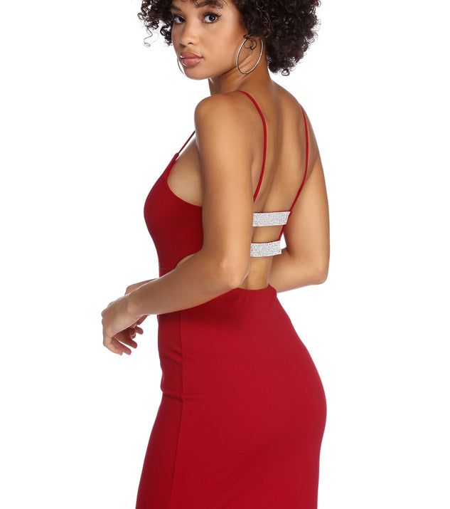 You’ll make a statement in On Cloud Rhine Mini Dress as an NYE club dress, a tight dress for holiday parties, sexy clubwear, or a sultry bodycon dress for that fitted silhouette.