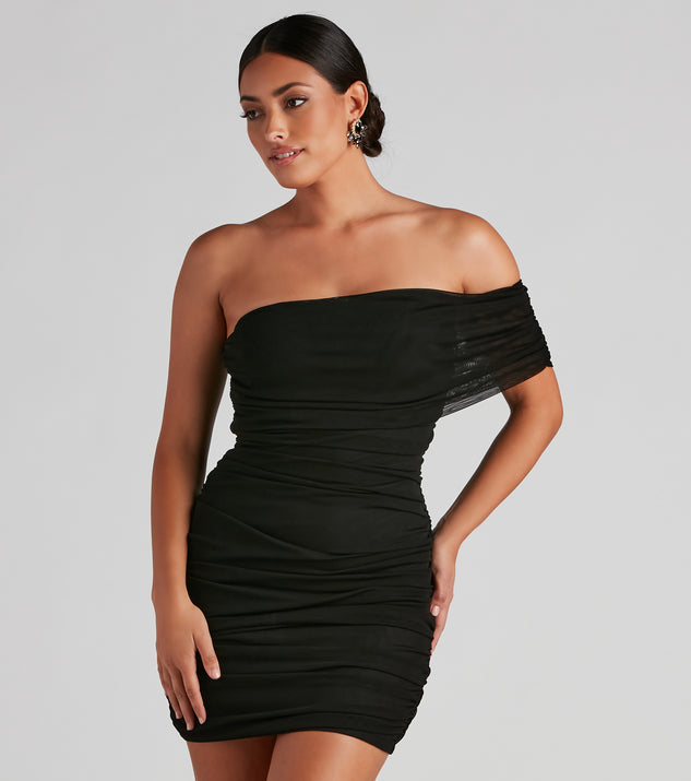 You’ll make a statement in Mesh Muse Bodycon Mini Dress as an NYE club dress, a tight dress for holiday parties, sexy clubwear, or a sultry bodycon dress for that fitted silhouette.