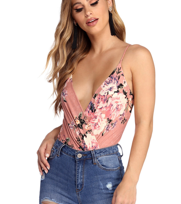 With fun and flirty details, Get Sprung On Spring Bodysuit shows off your unique style for a trendy outfit for the summer season!