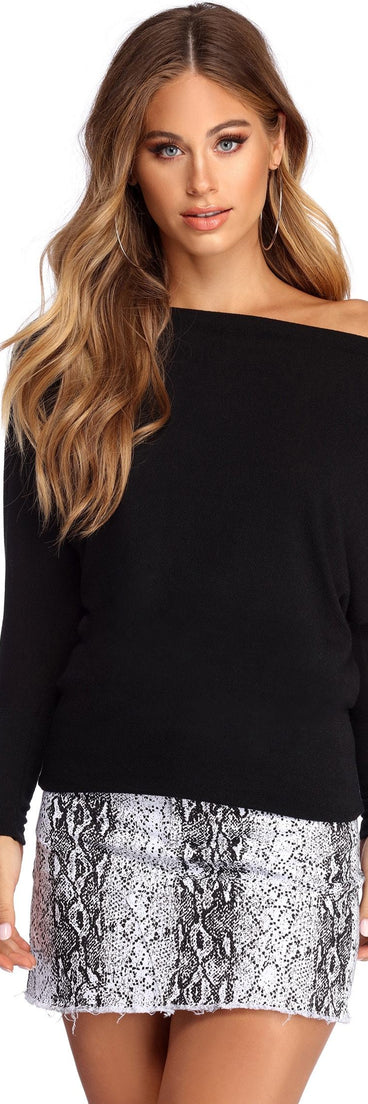 With fun and flirty details, Cozy On Up Tunic shows off your unique style for a trendy outfit for the summer season!