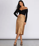 With fun and flirty details, Wrapped In Style Crop Top shows off your unique style for a trendy outfit for the summer season!