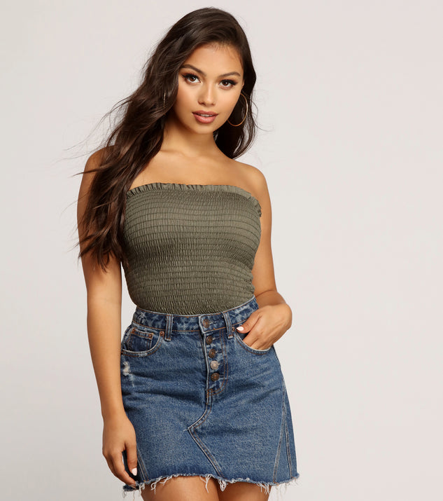 With fun and flirty details, Smock It Up Tube Top shows off your unique style for a trendy outfit for the summer season!
