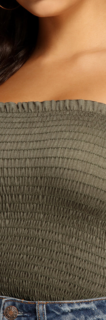 With fun and flirty details, Smock It Up Tube Top shows off your unique style for a trendy outfit for the summer season!