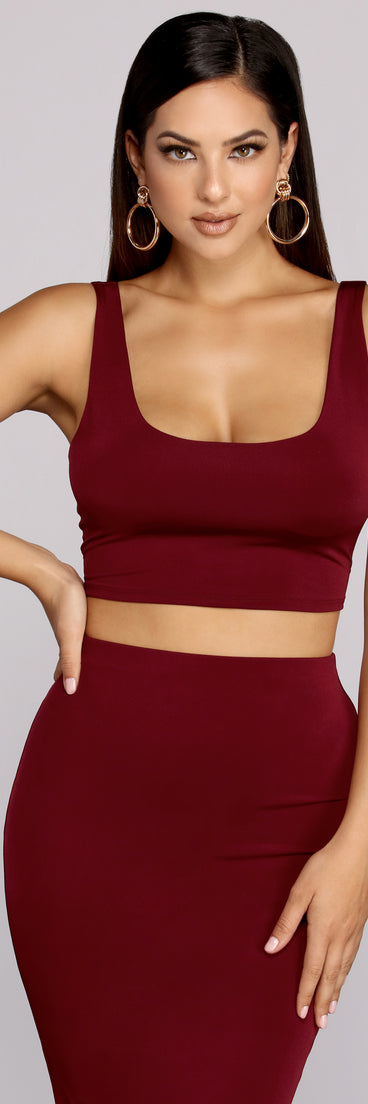 You’ll look stunning in the Sleek And Sultry Crop Top when paired with its matching separate to create a glam clothing set perfect for a New Year’s Eve Party Outfit or Holiday Outfit for any event!