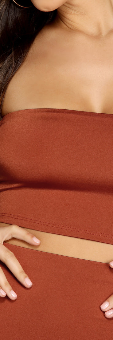 Dress up in Sleek And Streamlined Crop Top as your going-out dress for holiday parties, an outfit for NYE, party dress for a girls’ night out, or a going-out outfit for any seasonal event!