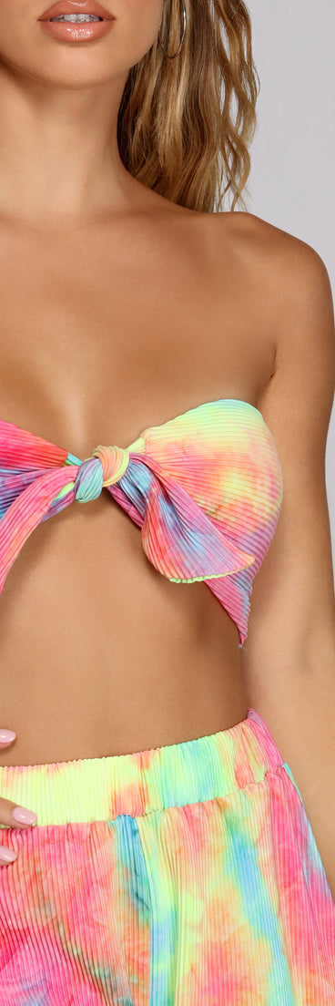 Movin' And Groovin' Tube Top is a trendy pick to create 2023 festival outfits, festival dresses, outfits for concerts or raves, and complete your best party outfits!