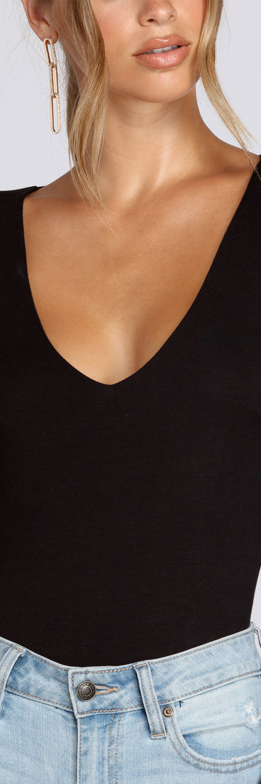 With fun and flirty details, Sheer Bet Long-Sleeve Bodysuit shows off your unique style for a trendy outfit for the summer season!