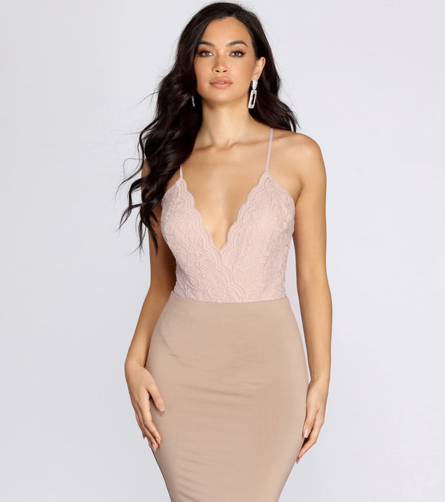 With fun and flirty details, In Love In Lace Glitter Bodysuit shows off your unique style for a trendy outfit for the summer season!